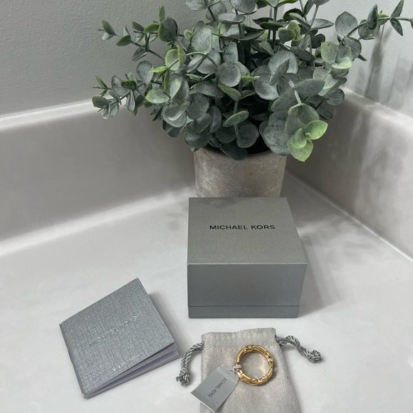 NWT Michael Kors Ring - Picture 5 of 12